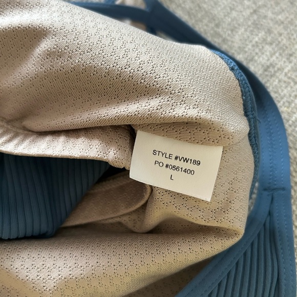 2 TWO Vuori Sports Bras - Picture 5 of 5